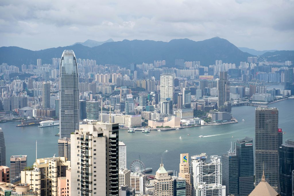 香港股市遭遇重挫，恆生指數創新低